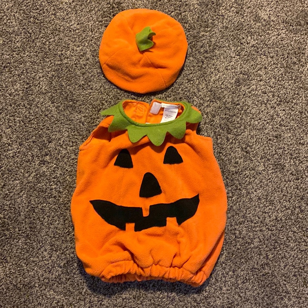 Pottery Barn Pumpkin Costume 6-12 Months